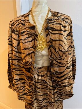 Vintage Tiger Print Velvet Fur 2 pc Jacket Skirt Lined Button Zip Suit Japan